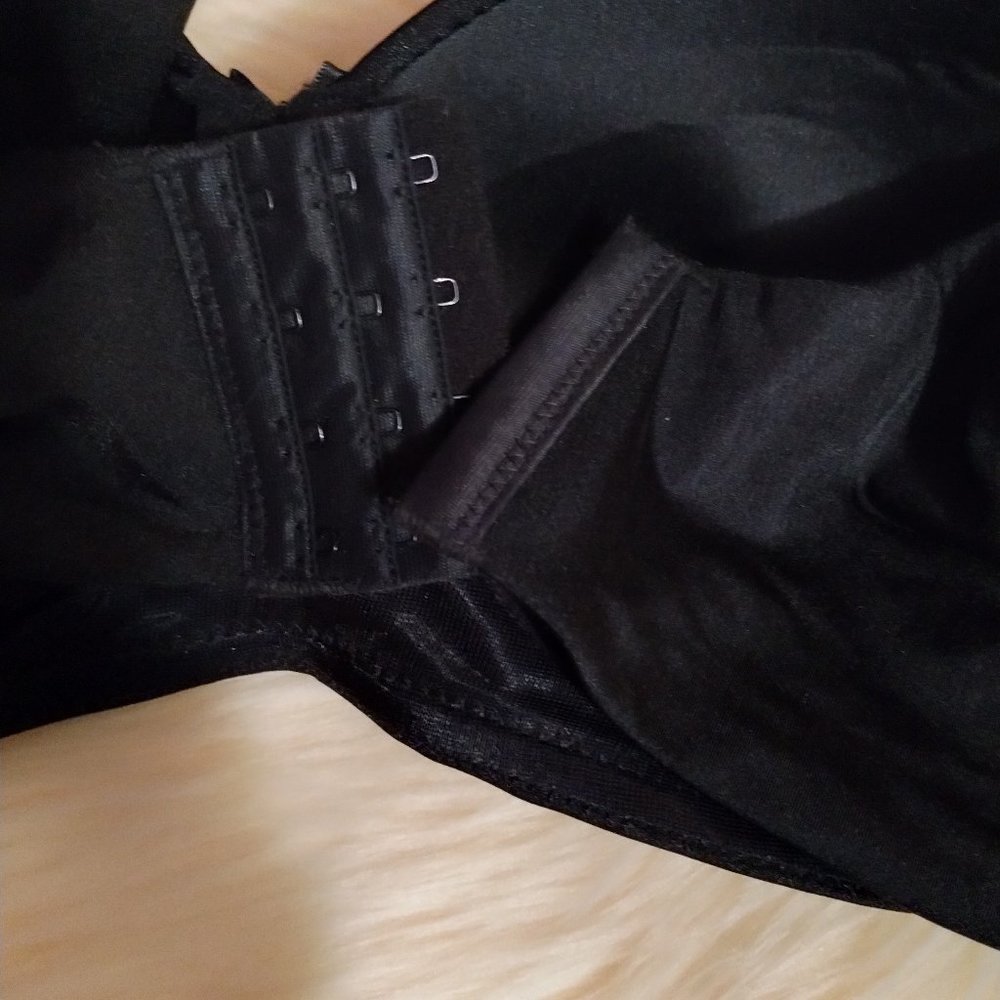 Comfort Choice (44D) Smooth T-Shirt Bra - Picture 6 of 7